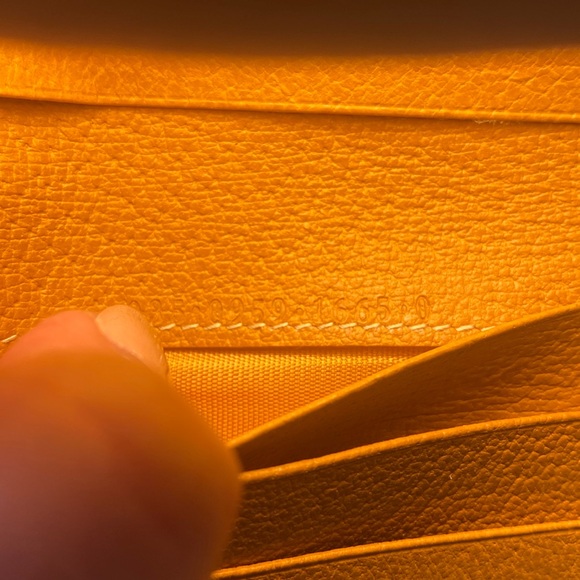 Gucci compact wallet with goldtone hardware - Picture 11 of 14